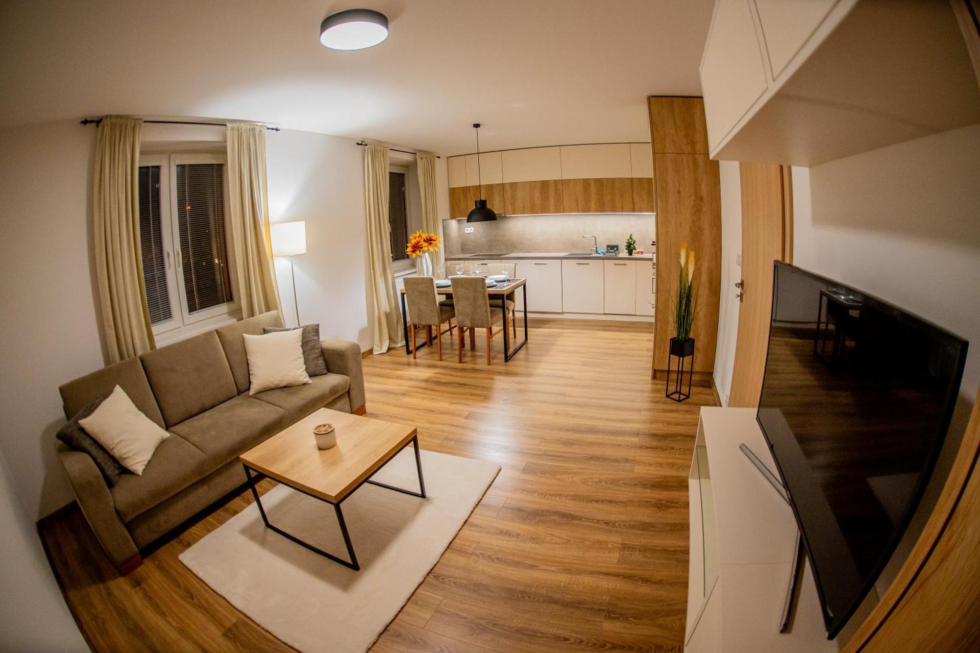 Old Town City Center Apartment 1 - Private Parking Included Košice Extérieur photo
