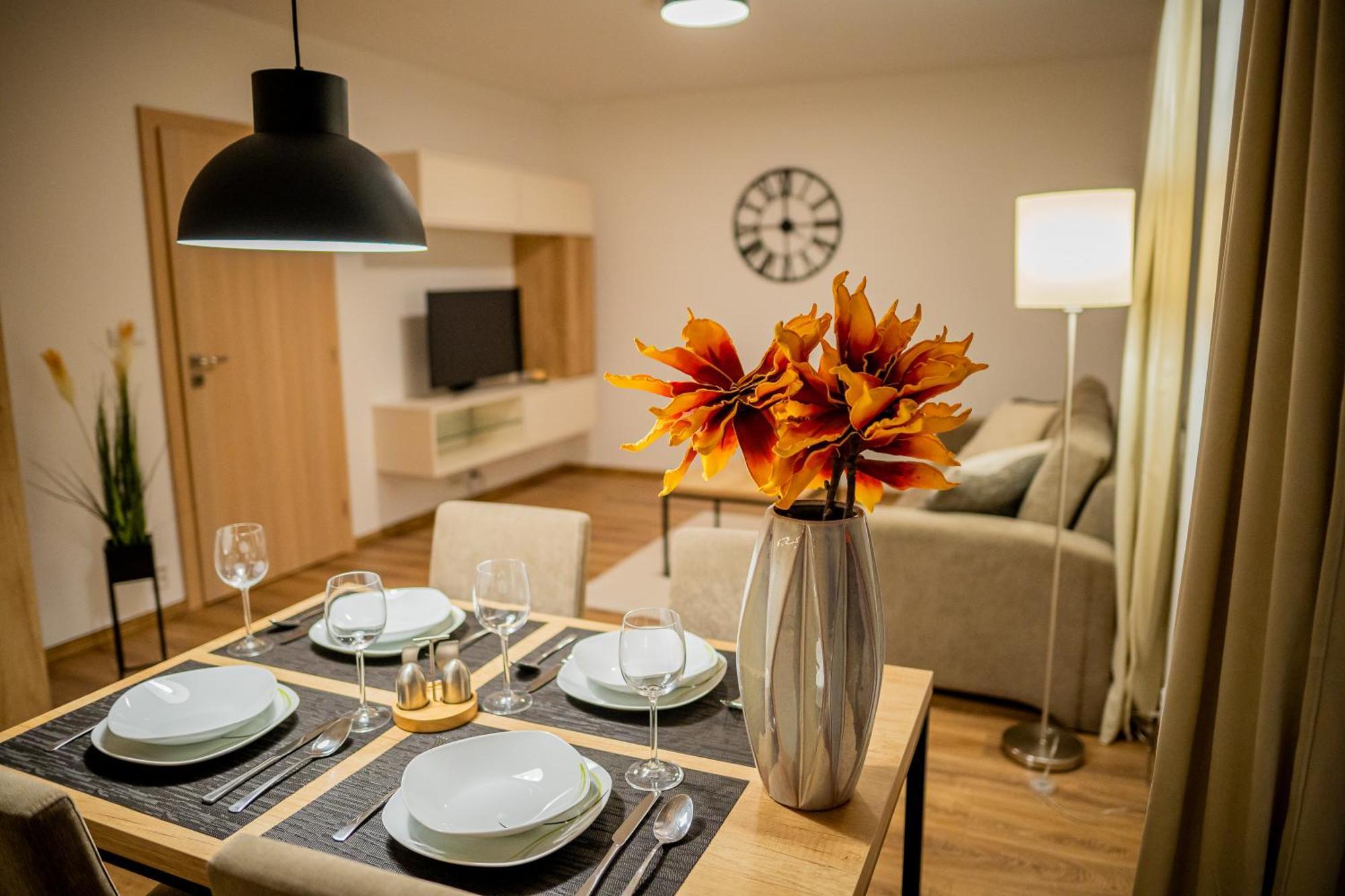 Old Town City Center Apartment 1 - Private Parking Included Košice Extérieur photo