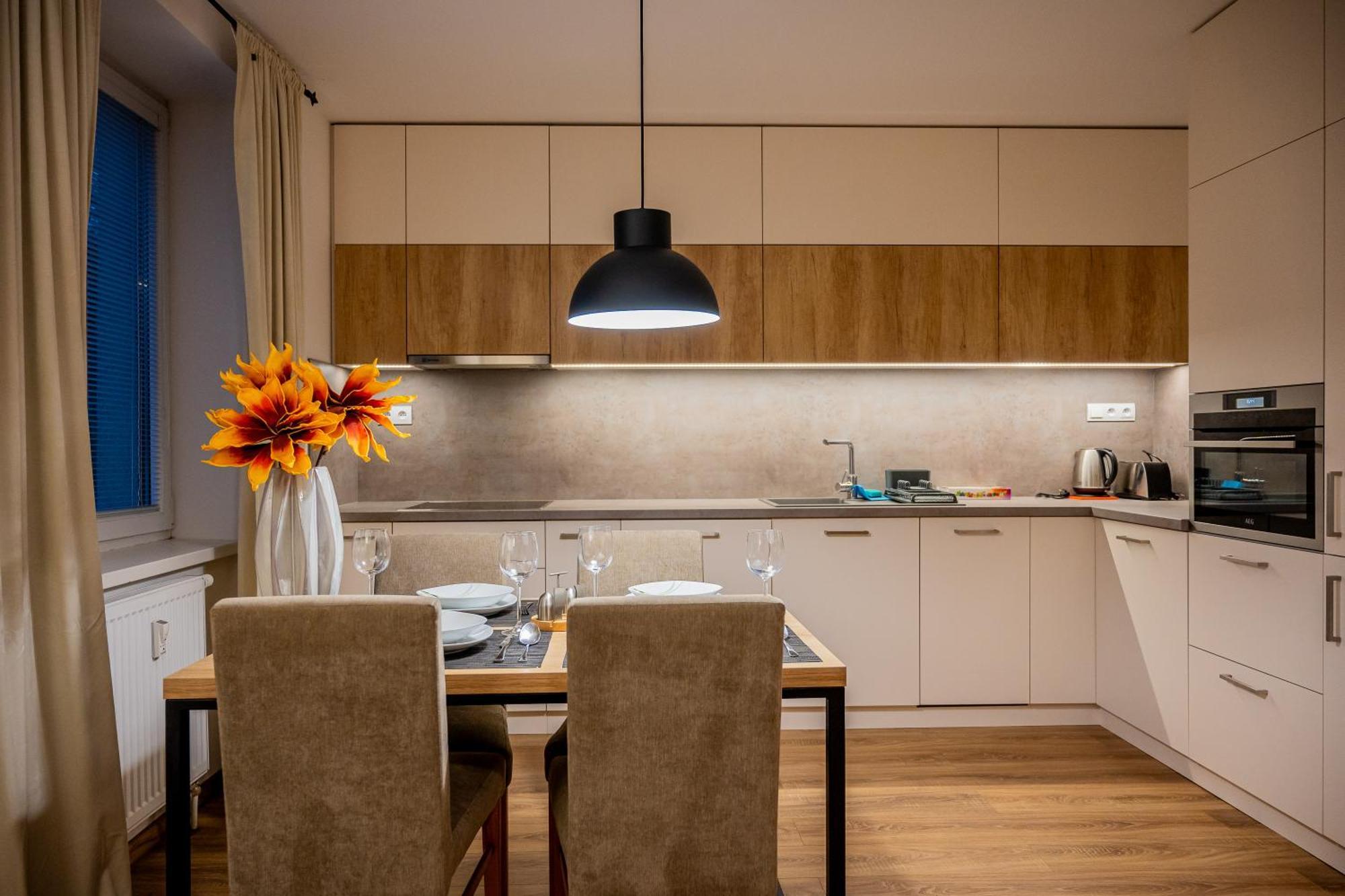 Old Town City Center Apartment 1 - Private Parking Included Košice Extérieur photo